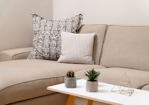 Apartment, 3 Schlafzimmer | Wohnbereich | Flachbildfernseher