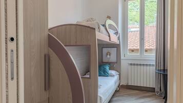 Appartamento familiare, 2 camere da letto | 2 camere, ferro/asse da stiro, culle/letti per bambini (a pagamento)