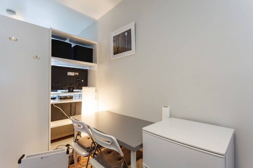 Shirley Apartments, Cozy Studio, 10 Min Drive to City Centre and Cruise Ship Terminals
