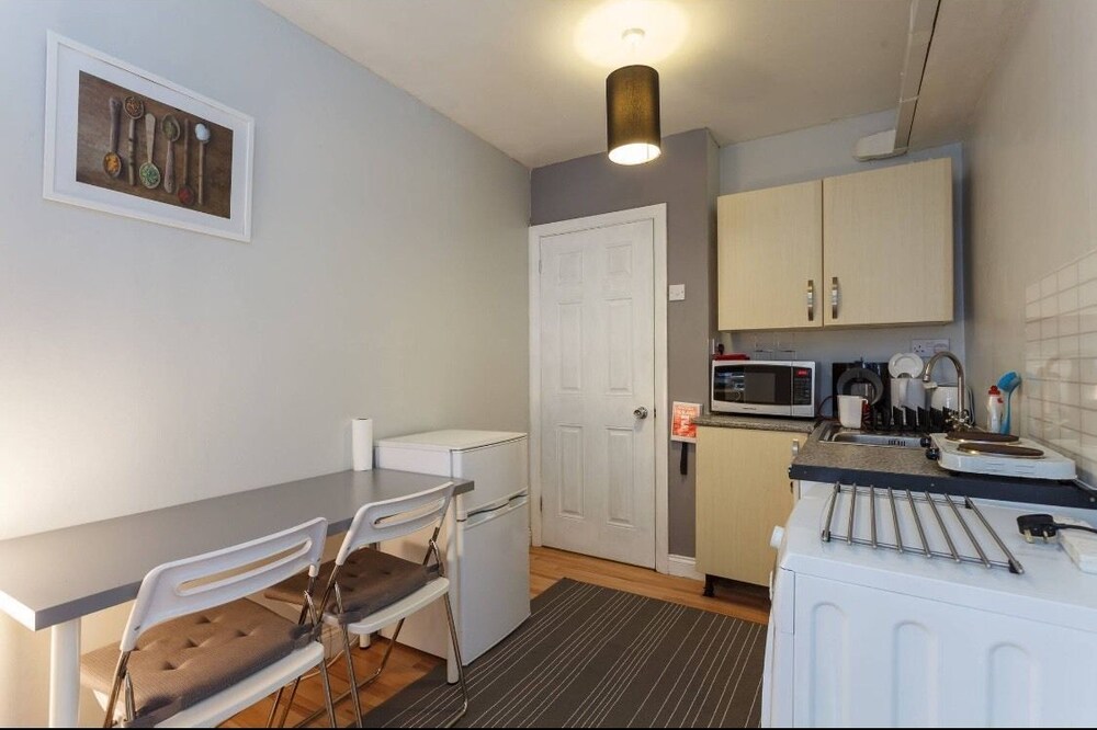 Cozy Private Studio at Redbridge : Close to Cruise Ship Terminals