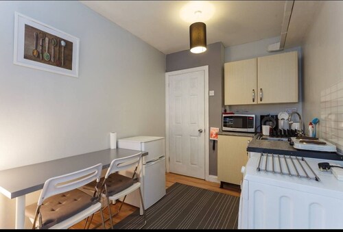 Shirley Apartments, Cozy Studio, 10 Min Drive to City Centre and Cruise Ship Terminals