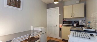 Shirley Apartments, Cozy Studio, 10 Min Drive to City Centre and Cruise Ship Terminals