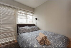 Apartment, 1 Double Bed, Non Smoking, Ground Floor | Individually decorated, individually furnished, free WiFi, bed sheets - Shirley Apartments, Cozy Studio, 10 Min Drive to City Centre and Cruise Ship Terminals (Southampton)