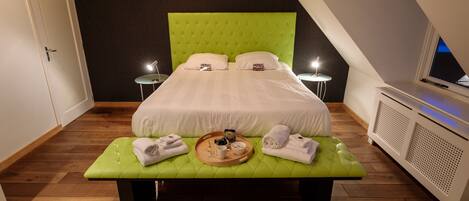 Camera Comfort, 1 letto matrimoniale, non fumatori | Tende oscuranti, insonorizzazione, ferro/asse da stiro, Wi-Fi gratuito