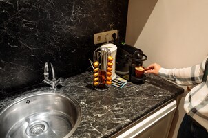 Cortinas blackout, quartos à prova de som, ferros/tábuas de passar roupa