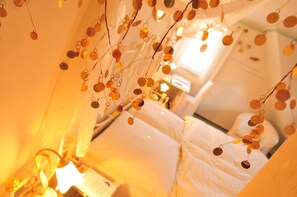 Individually decorated, individually furnished, desk, laptop workspace - Hotel Goldflair am Rathaus (Korbach)