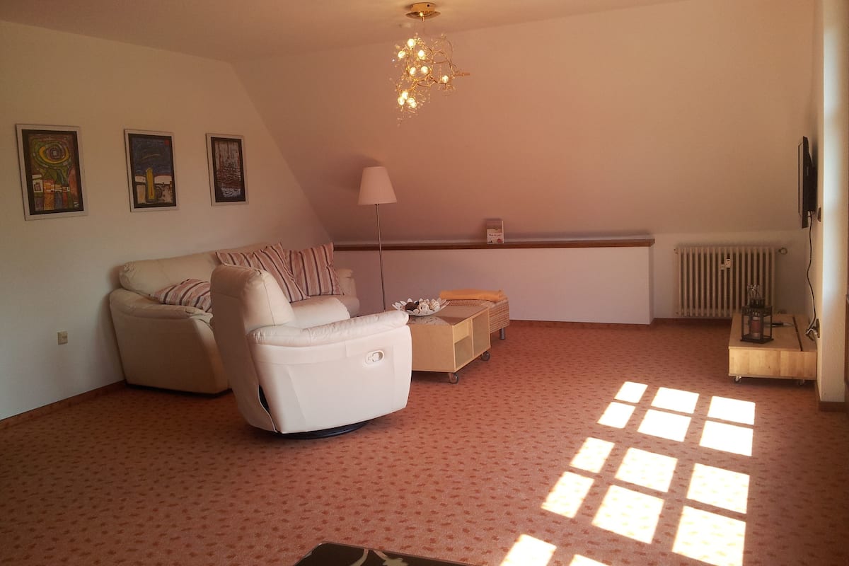 Junior suite | Individueel gedecoreerd, individueel gemeubileerd, een bureau