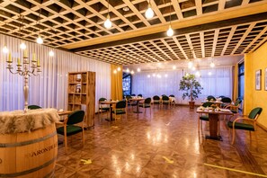Daily buffet breakfast for a fee - Hotel Goldflair am Rathaus (Korbach)