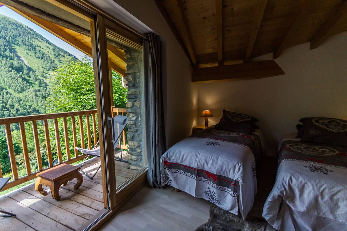 Twin Room (Les Charennes)