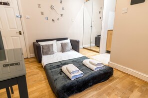 Elite Studio, 1 Double Bed with Sofa bed, Non Smoking