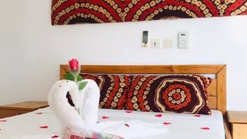 Standard Double Room, 1 Queen Bed, Non Smoking | Desk, soundproofing, rollaway beds, free WiFi
