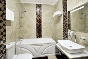 Superior Double Room | Bathroom - Royal Hotel Riz (Armavir)