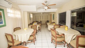 Unclassified image, 4 of 14, button - Glimbaro's Guest House (Basseterre)