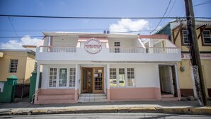 Unclassified image, 5 of 14, button - Glimbaro's Guest House (Basseterre)