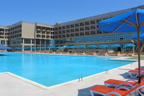 Seasonal outdoor pool, open 8:00 AM to 6:00 PM, cabanas (surcharge)