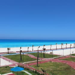 On the beach, free beach shuttle, sun-loungers, beach umbrellas