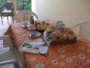 Breakfast area