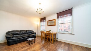 City Apartment, 2 Double Beds, Non Smoking, City View | Living area | Smart TV, Netflix - Old Street Apartments (London)