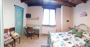 Honeymoon Room | Desk, laptop workspace, rollaway beds (surcharge), WiFi (free) - Il Castagneto (Camerino)