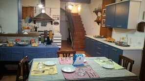 Free daily buffet breakfast  - Il Castagneto (Camerino)