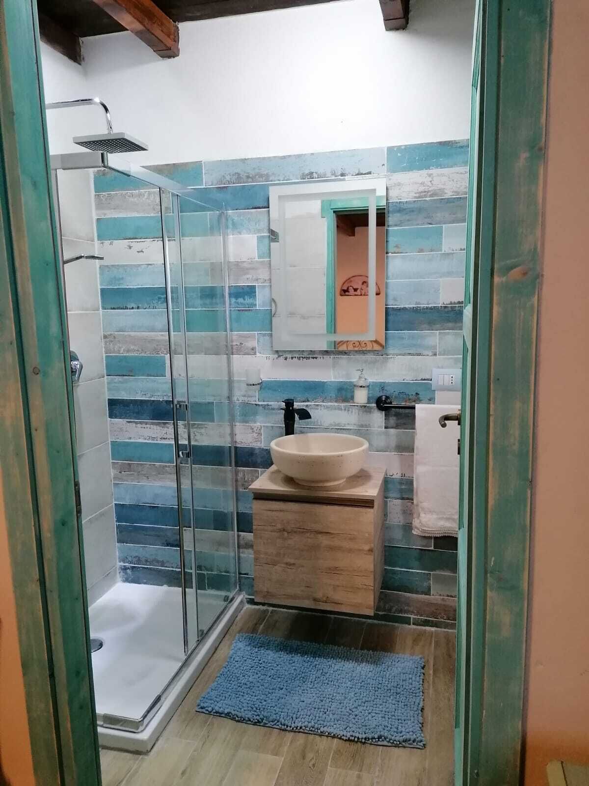 Quarto lua de mel | Banheiro | Chuveiro, produtos de toalete grátis, secador de cabelo, bidê