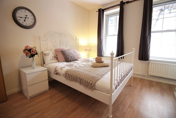 Wifi gratis y ropa de cama