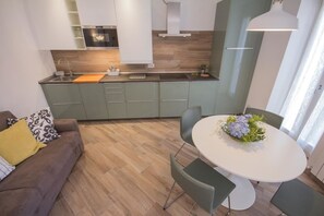 Design Apartment, 1 Bedroom, Balcony | Private kitchen | Full-size fridge, microwave, stovetop, dishwasher - Appartamenti Meraviglia (Bellagio)