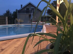 Kolam renang outdoor