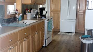 Premier House, 2 Bedrooms, Lake View | 2 bedrooms, premium bedding, individually decorated