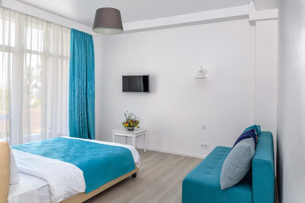 In-room safe, blackout drapes, WiFi (free), bed sheets