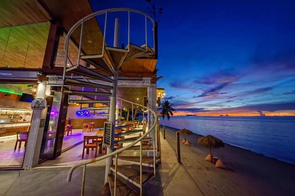 Beach bar