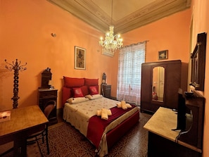 Exclusive Double Room, Shared Bathroom | Desk, blackout drapes, soundproofing, travel crib - Medusa B&B (Palermo)