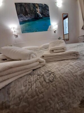 Free WiFi, bed sheets