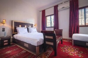 Langsir/tirai gelap terus, seterika/papan seterika, Wi-fi percuma 