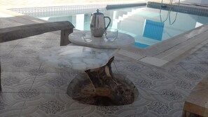 حمّام سباحة خارجي