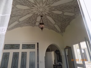 Habitación tradicional - 1 cama matrimonial o 2 individuales, vista al jardín | Caja de seguridad en la habitación, escritorio y wifi gratis 