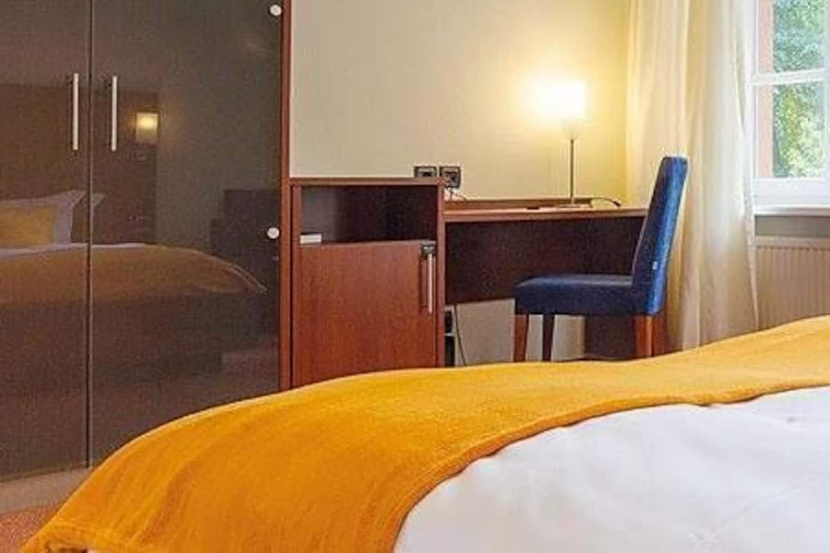 In-room safe, desk, iron/ironing board, free WiFi