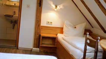 Individuell eingerichtet, Schreibtisch, kostenloses WLAN, Bettwäsche