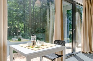 Comfort-Ferienhütte, Mehrere Betten (14- Eliza) | 2 Schlafzimmer, Zustellbetten, Bettwäsche