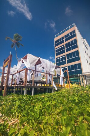 Outdoor dining - Pousada dos Cabanos (Maragogi)