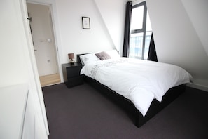 Apartamento, 3 habitaciones | Tabla de planchar con plancha, wifi gratis, ropa de cama
