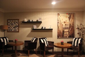 Dining - AIR Boss Istanbul Airport AND Fair Hotel (Istanbul)