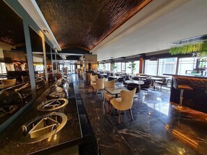 Dining - AIR Boss Istanbul Airport AND Fair Hotel (Istanbul)