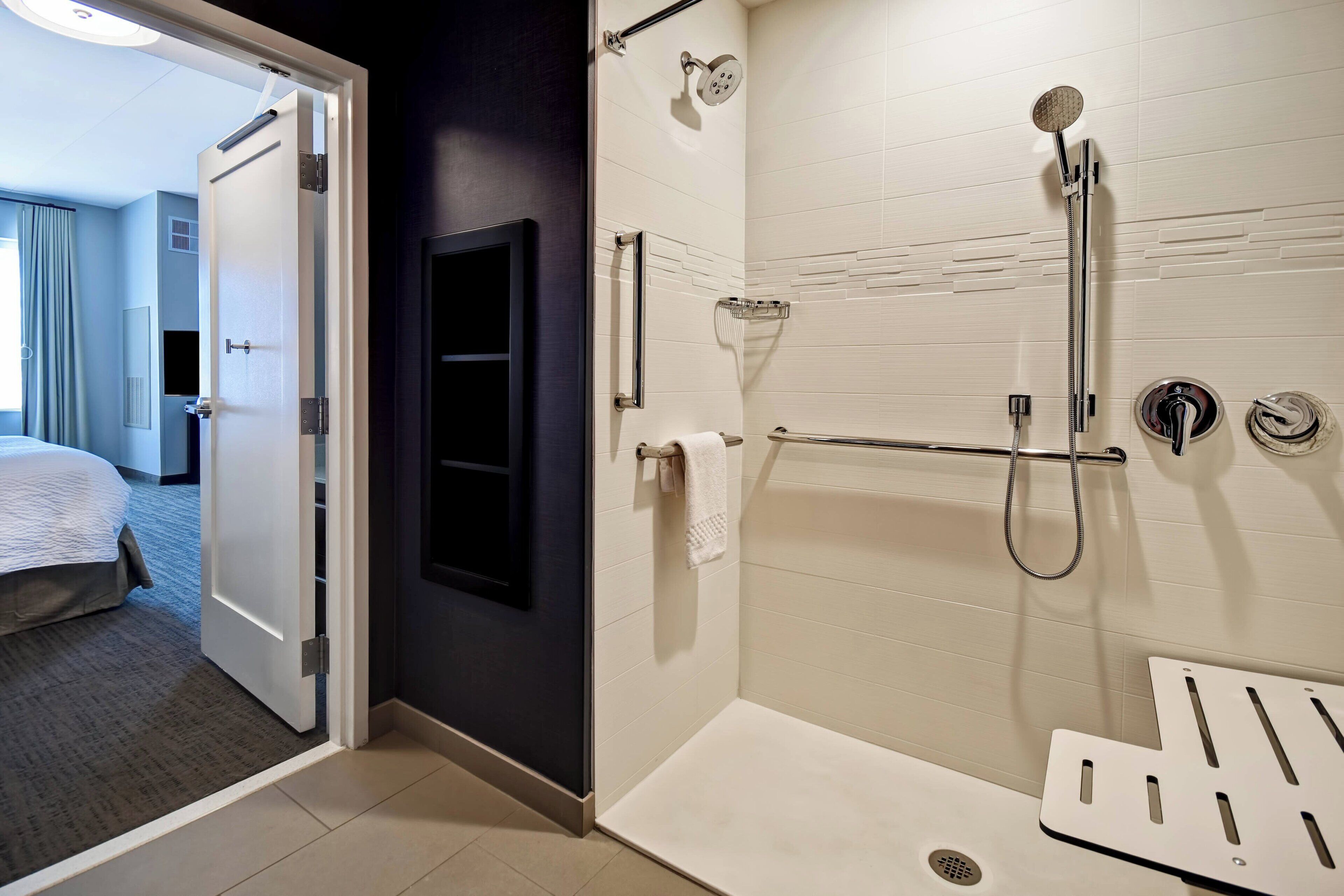 studio, 1 king bed with sofa bed | bathroom | free toiletries, hair dryer, towels