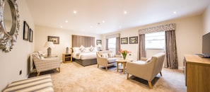 Deluxe Suite, City View | Living area | LCD TV - The H Boutique Hotel (Bakewell)