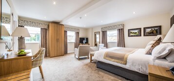 Deluxe Suite, City View
