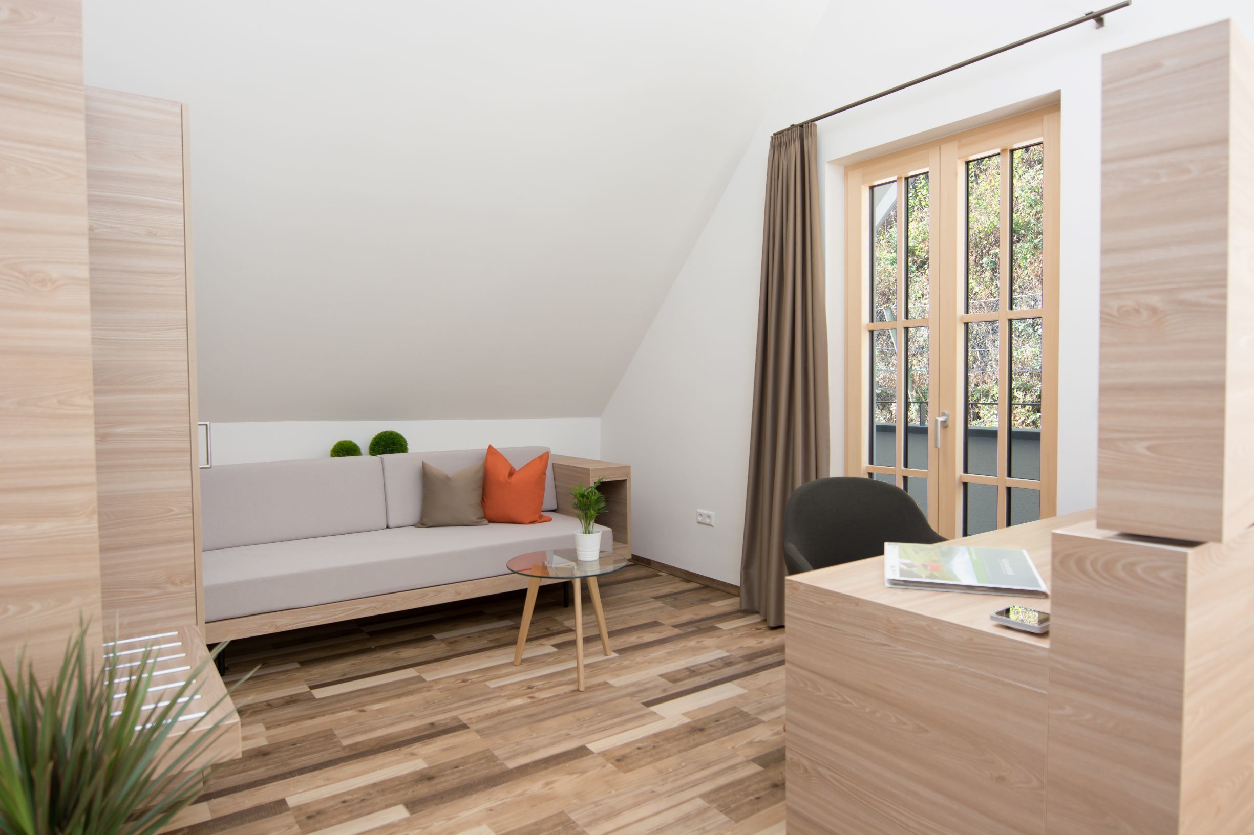 smart tv, heated floors