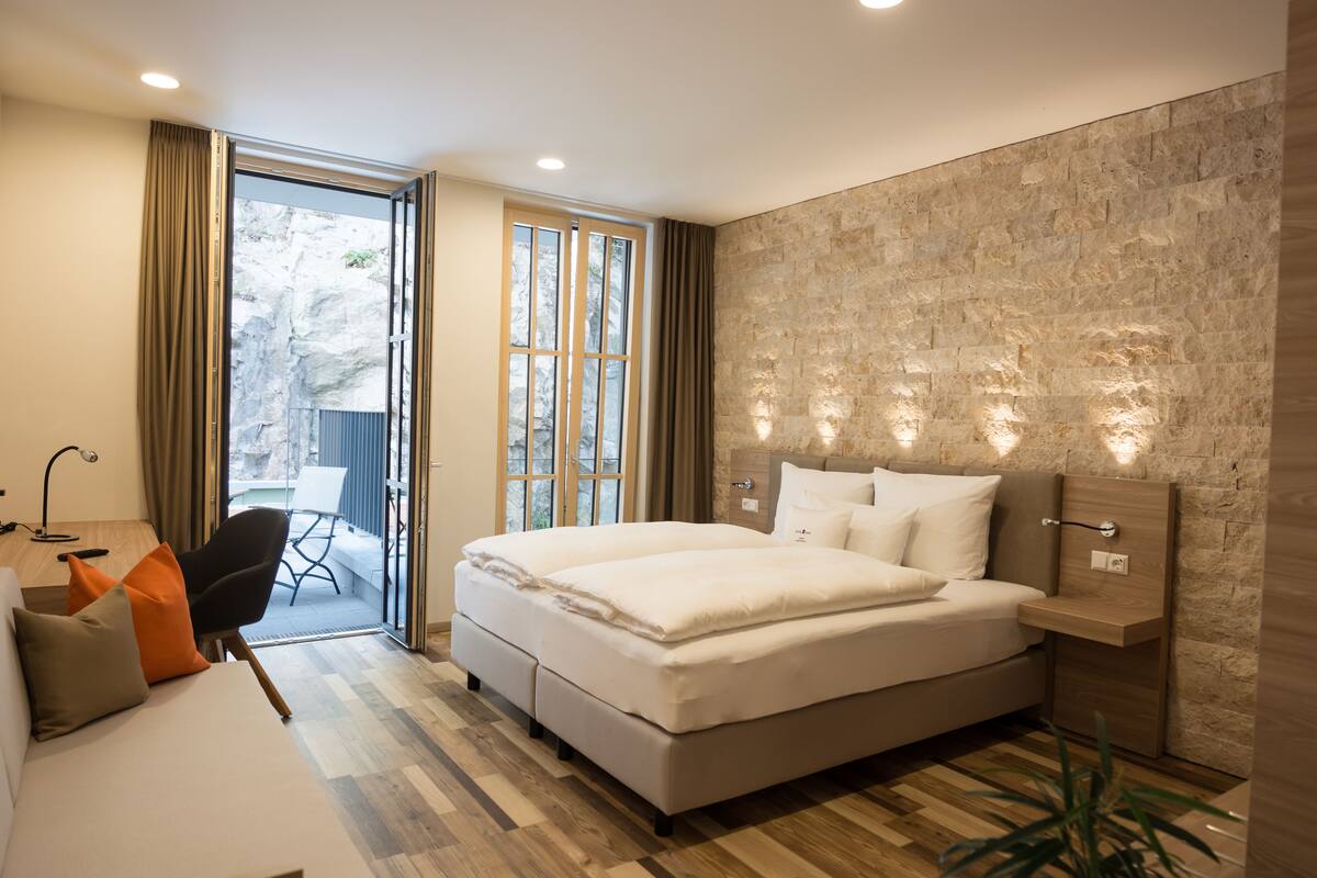 minibar, in-room safe, desk, laptop workspace