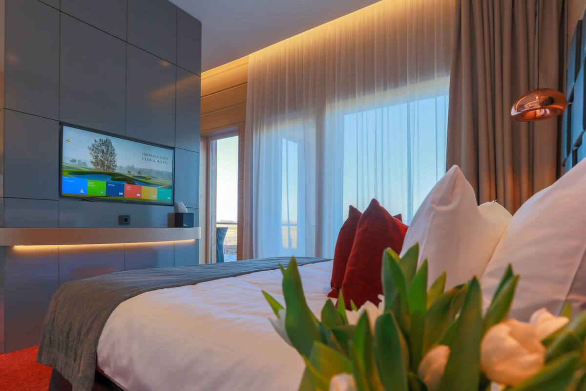 luxury room, balcony, golf view | view from room