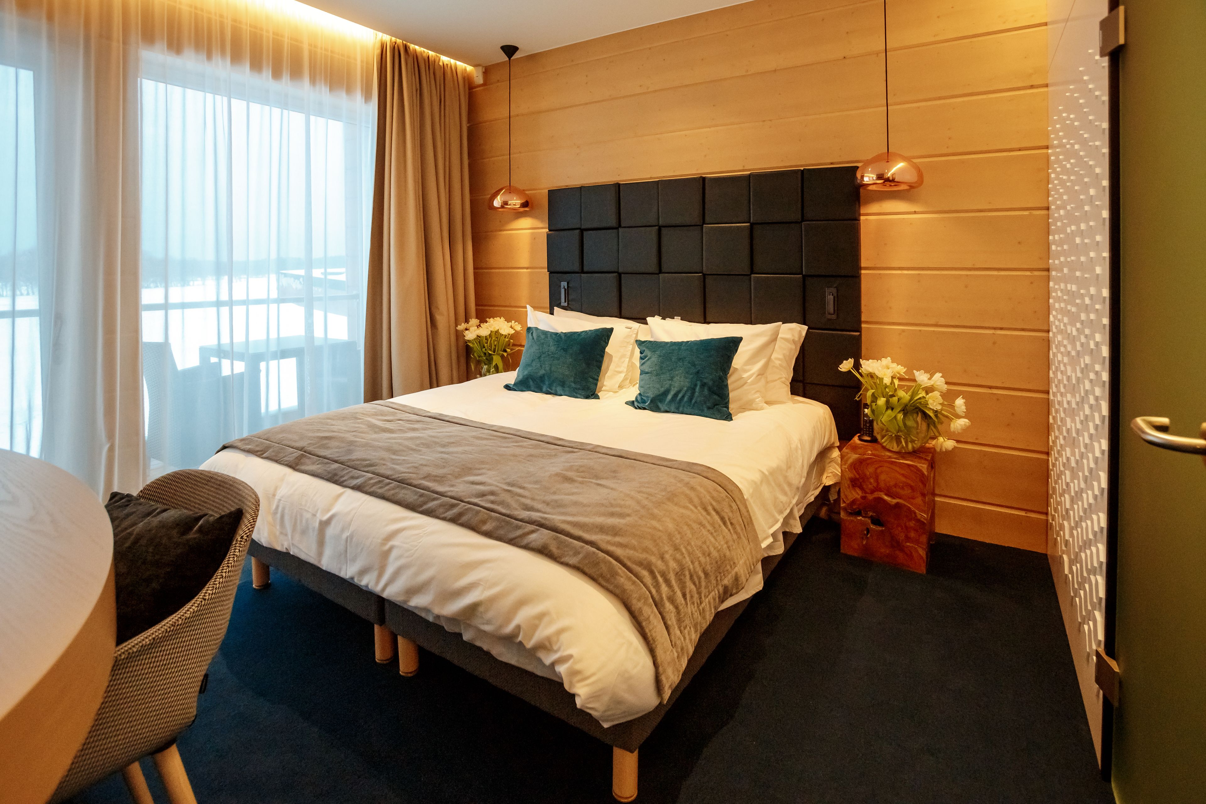 luxury room, balcony, golf view | in-room safe, desk, blackout curtains, soundproofing